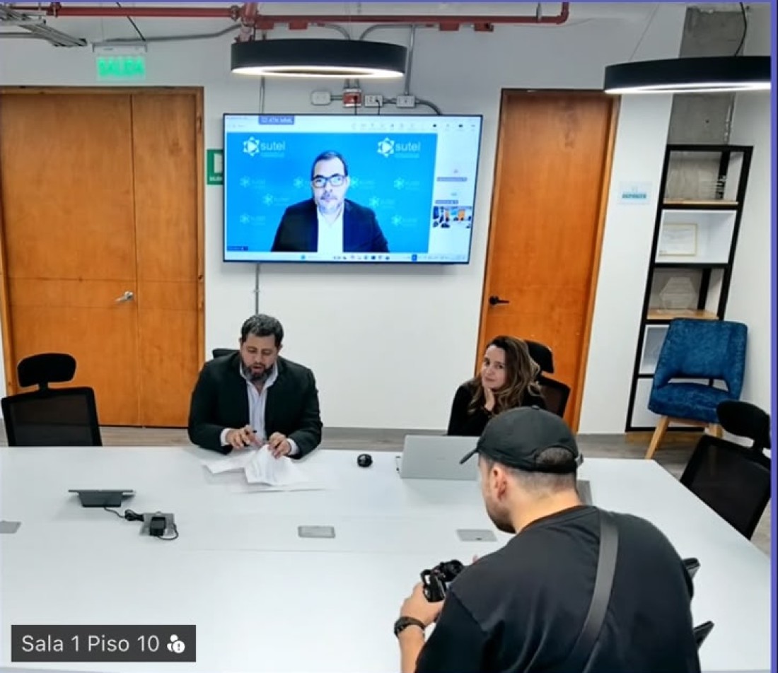 Fotografía reunión virtual firma convenio SUTE y CRC de Colombia